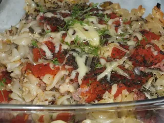 Zapiekanka makaronowo-mięsna z pomidorami - 2