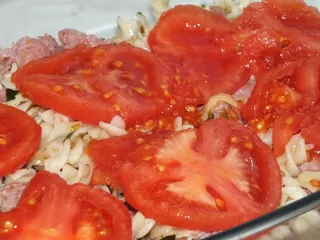 Zapiekanka makaronowo-mięsna z pomidorami - 12