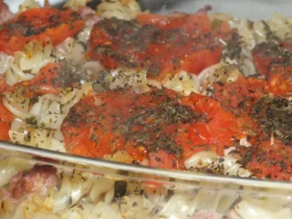 Zapiekanka makaronowo-mięsna z pomidorami - 18