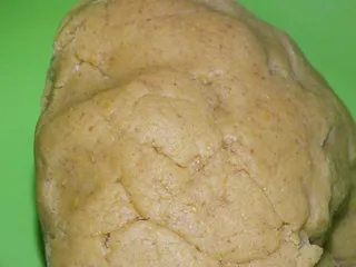 Pełnoziarniste ciasto z mrożonymi jagodami i bezą - 4