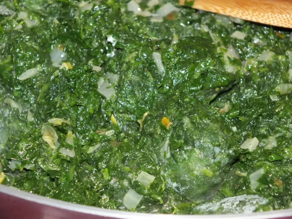 Pełnoziarnisty makaron ze szpinakiem