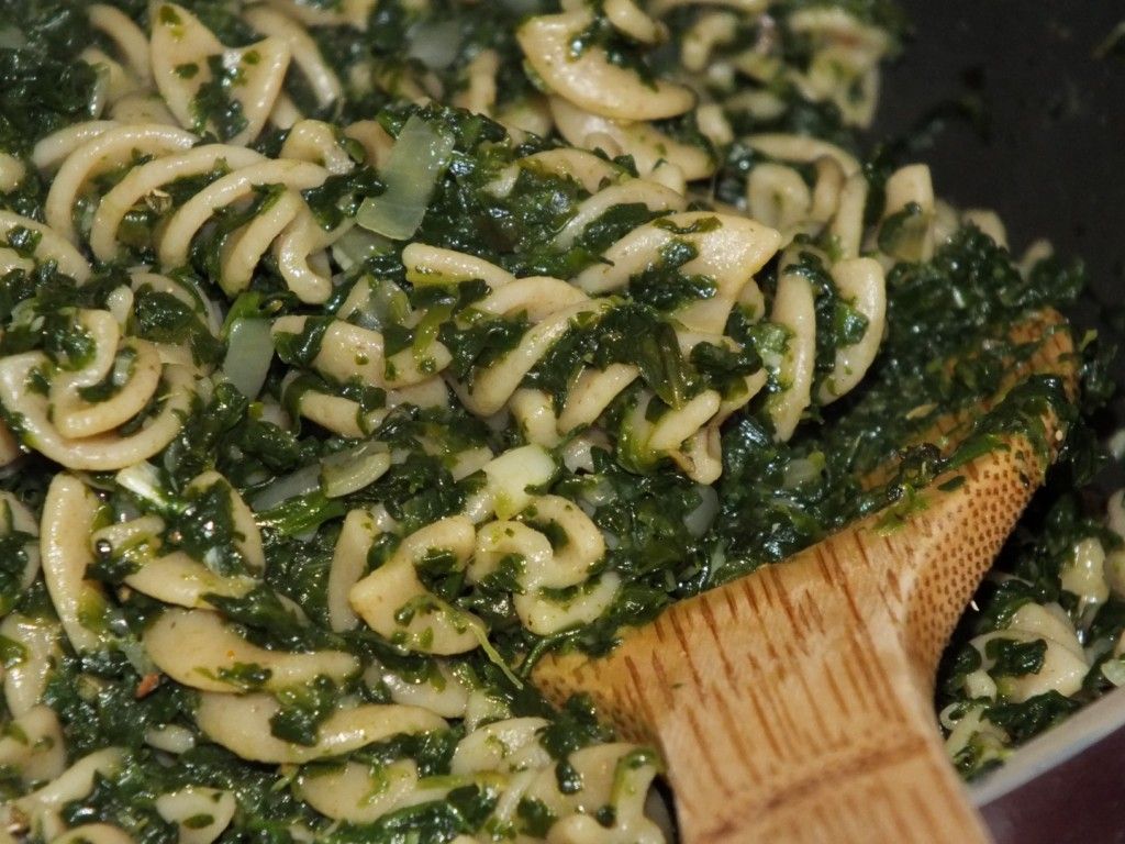 Pełnoziarnisty makaron ze szpinakiem