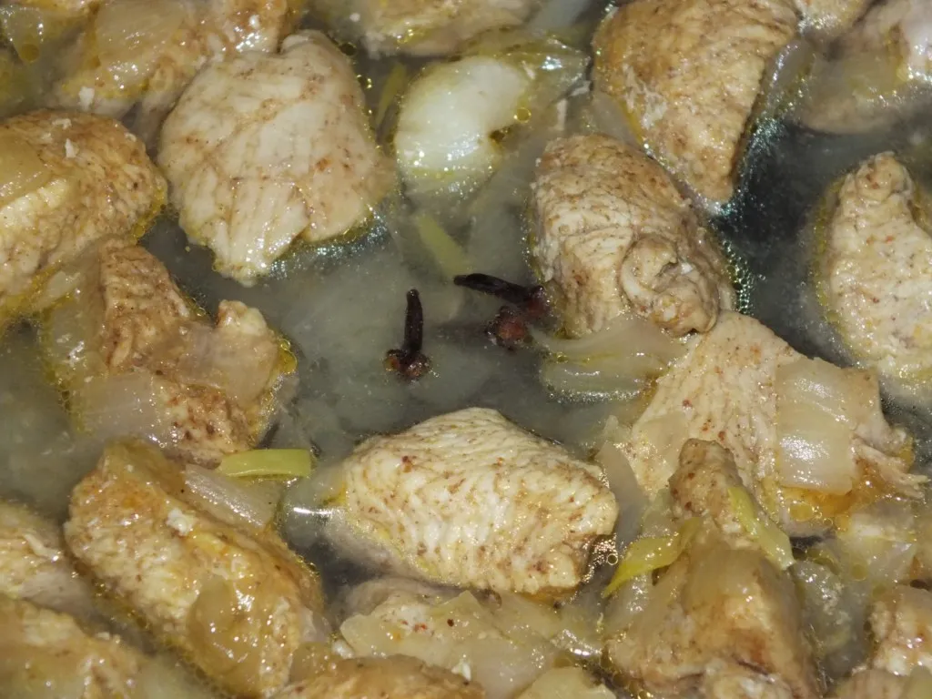 Kurczak w jogurtowym sosie z nutką curry