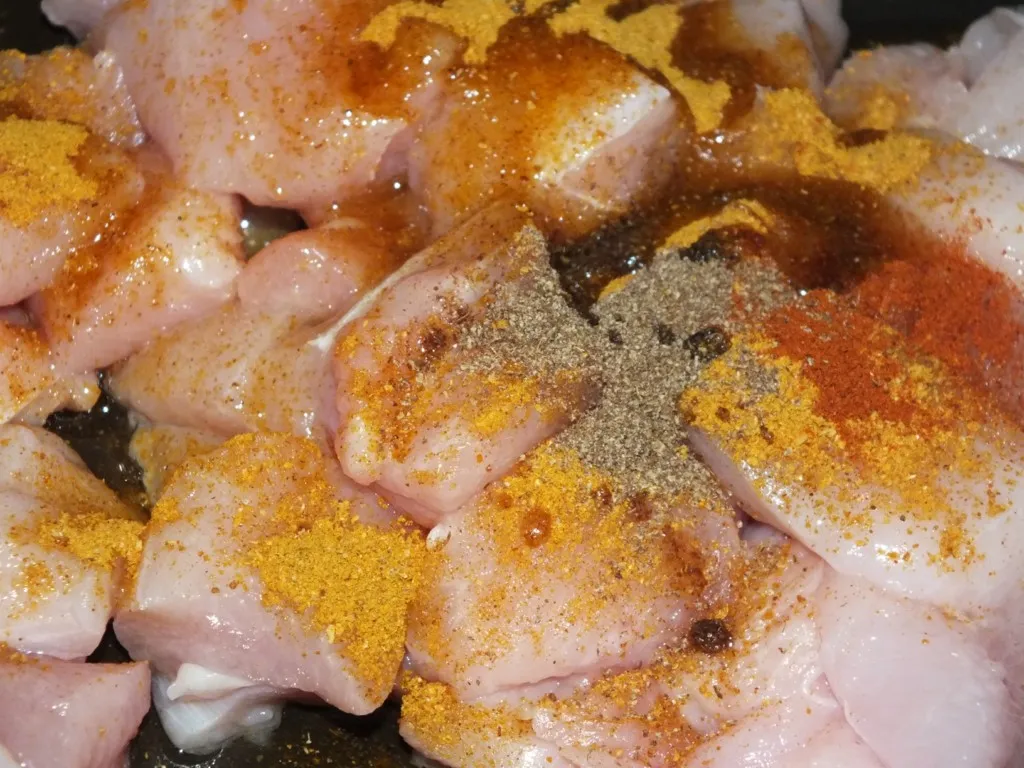 Kurczak w jogurtowym sosie z nutką curry