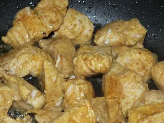 Kurczak w jogurtowym sosie z nutką curry - 8
