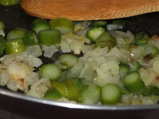 Jajecznica ze szparagami - 6