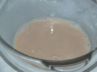 Drożdżowe ciasto z serem, malinami i kruszonką - 4