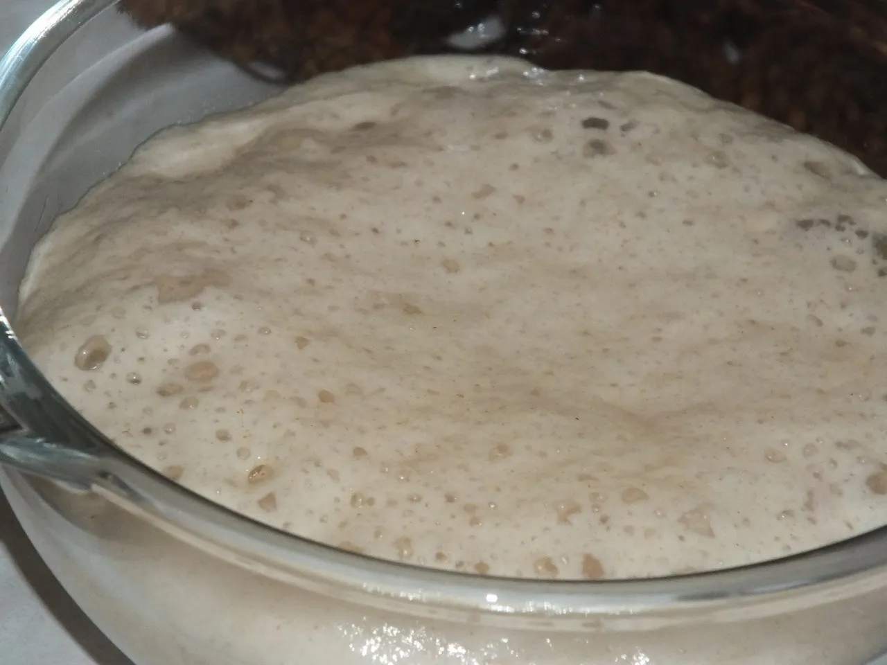 Drożdżowe ciasto z serem, malinami i kruszonką