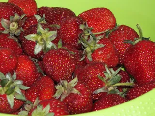 Ciasto śmietankowo-jogurtowe z truskawkami - 7