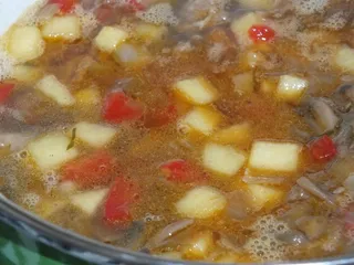 Gulasz wieprzowy z pieczarkami, papryką i kalafiorem - 10
