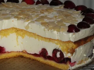 Warstwowy śmietankowiec z czereśniami - 3