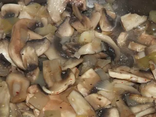 Kotlety mielone w sosie pieczarkowym - 13