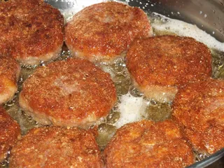 Kotlety mielone w sosie pieczarkowym - 7