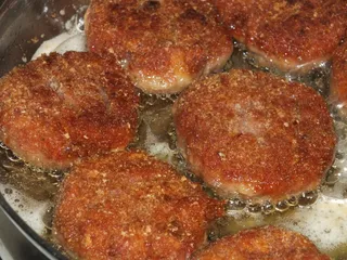 Kotlety mielone w sosie pieczarkowym - 8