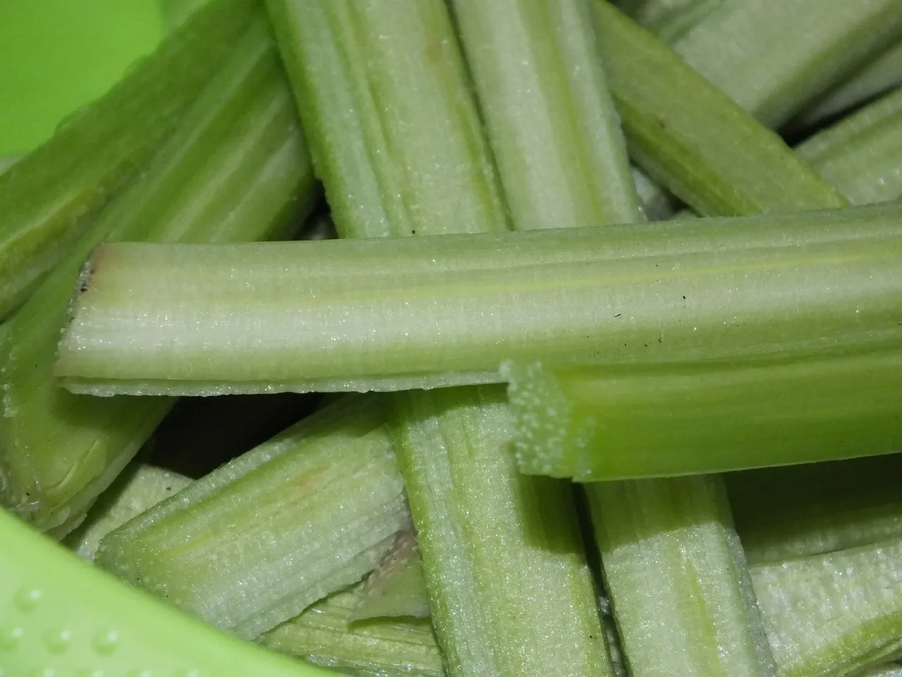 Kołacz z rabarbarem i aromatyczną kruszonką