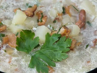 Zupa ziemniaczana z kurkami - 2
