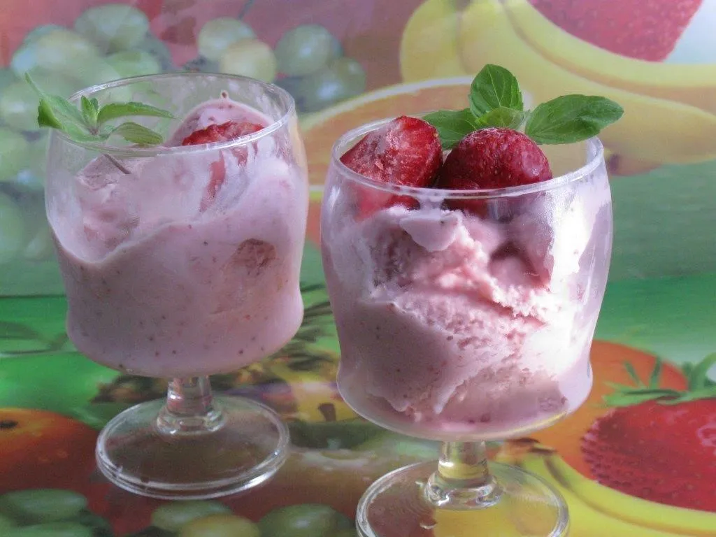 Domowe lody truskawkowe