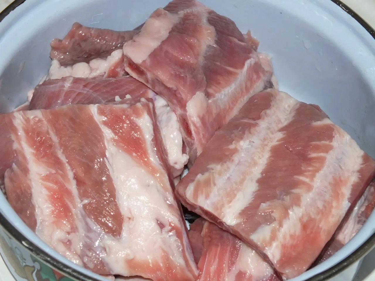 Żeberka pieczone w rękawie z cebulą i pieczarkami