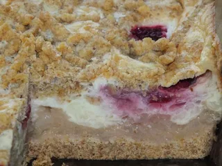 Ciasto z masą gruszkową i budyniową na kruchym pełnoziarnistym spodzie - 18