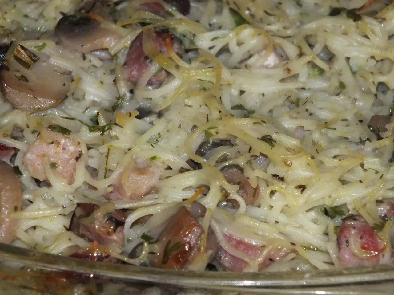 Zapiekanka makaronowa z boczkiem i pieczarkami