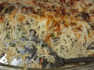 Zapiekanka makaronowa z boczkiem i pieczarkami - 3