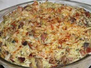Zapiekanka makaronowa z boczkiem i pieczarkami - 21