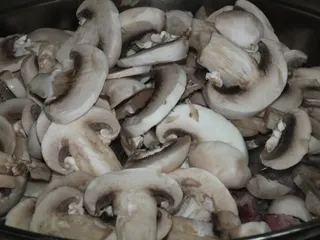 Zapiekanka makaronowa z boczkiem i pieczarkami - 9