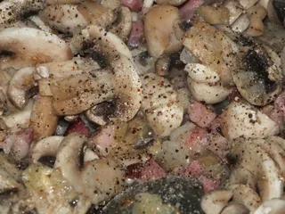 Zapiekanka makaronowa z boczkiem i pieczarkami - 10