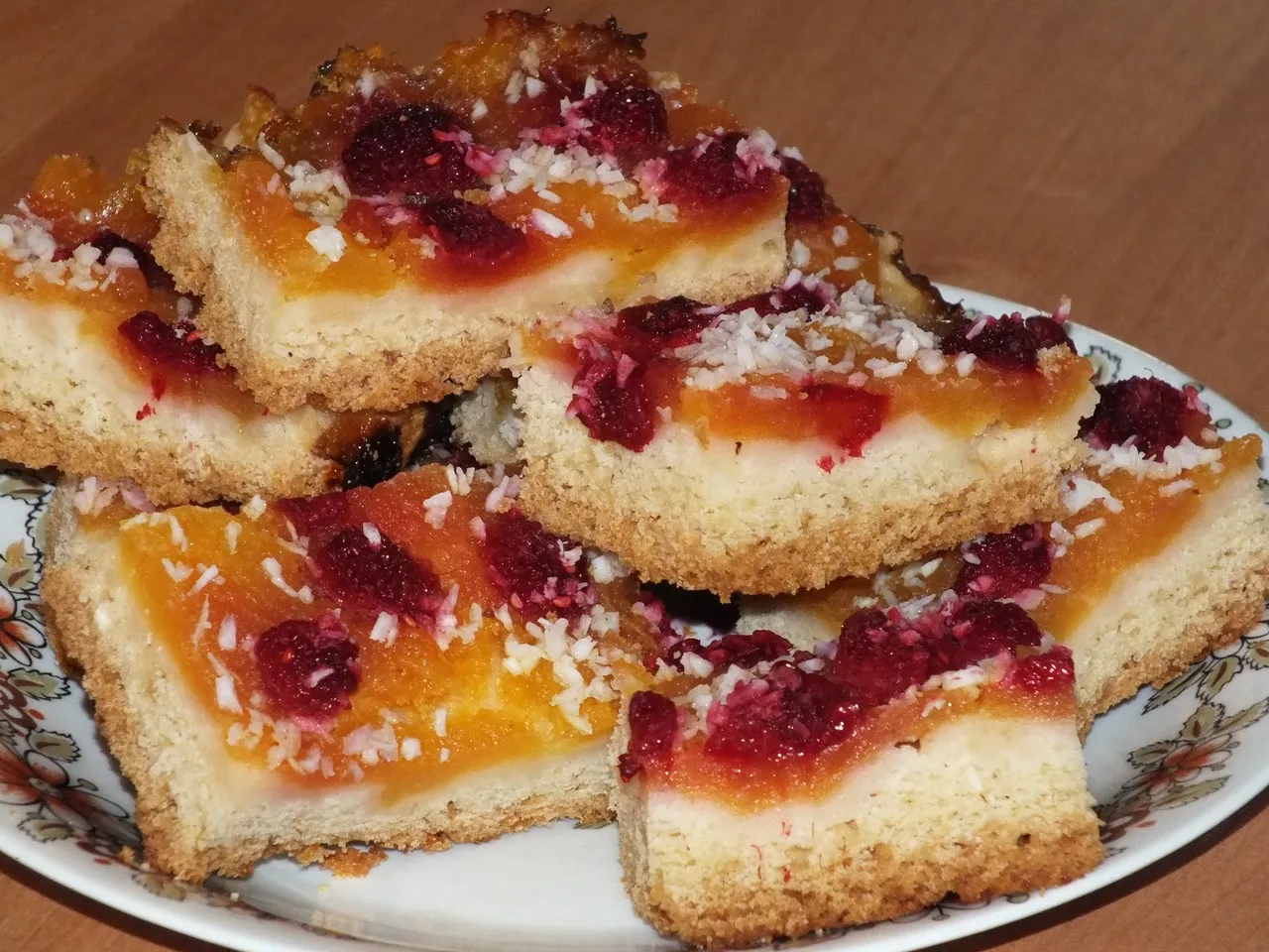 Ciasto z dynią i malinami