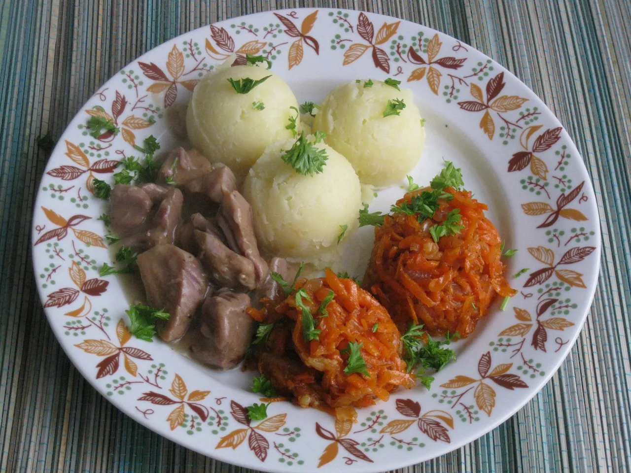 Smażona marchewka z ketchupem
