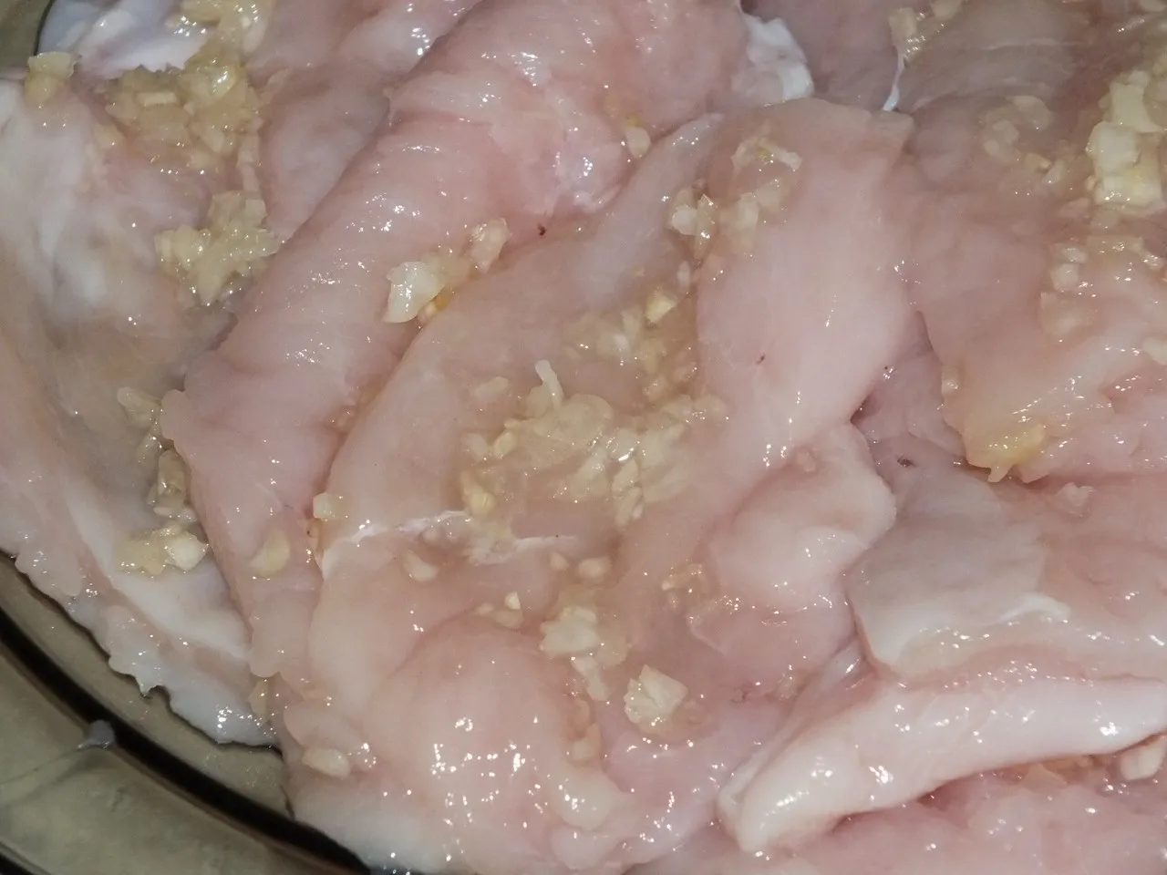 Kotlety z kurczaka z czosnkową nutką