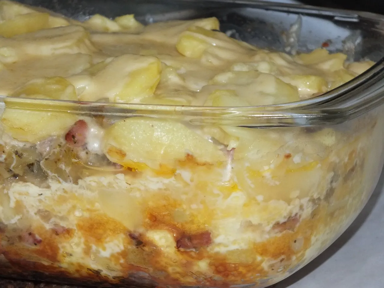 Zapiekanka ziemniaczana z dynią i wędzonym boczkiem