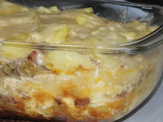 Zapiekanka ziemniaczana z dynią i wędzonym boczkiem