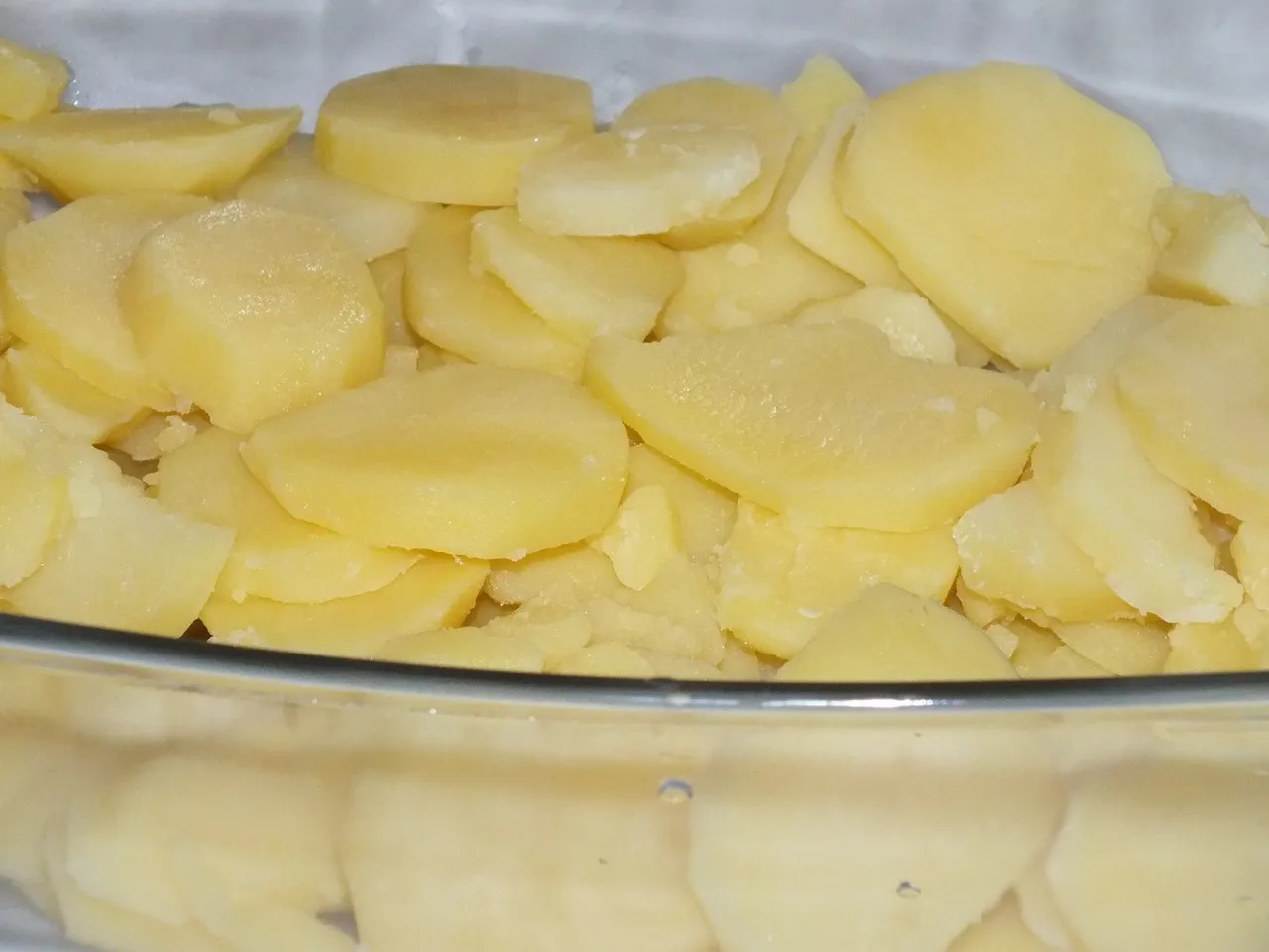 Zapiekanka ziemniaczana z dynią i wędzonym boczkiem