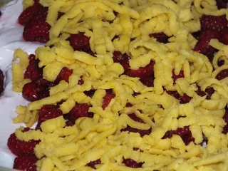 Malinowe ciasto z żurawinową pianką - 11