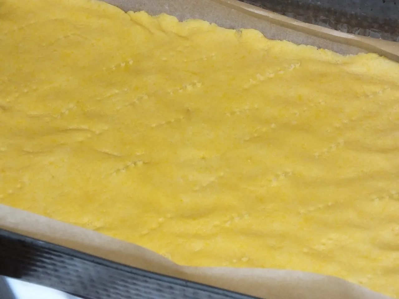 Malinowe ciasto z żurawinową pianką