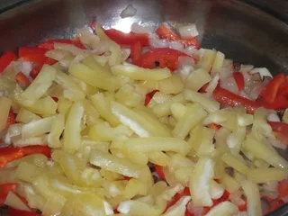 Zapiekanka makaronowa z cukinią i papryką - 8