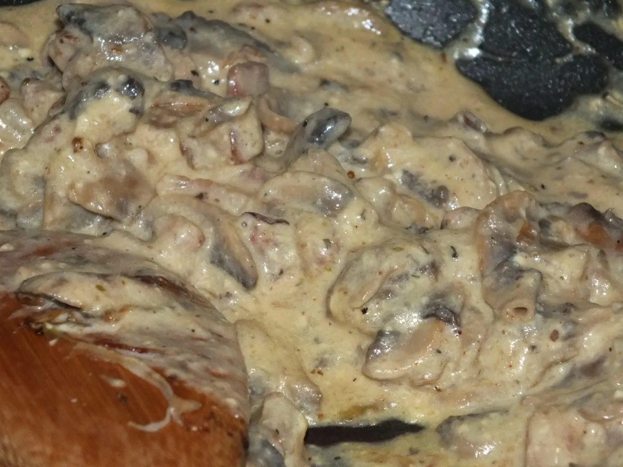 Makaron na szybko z boczkiem i pieczarkami
