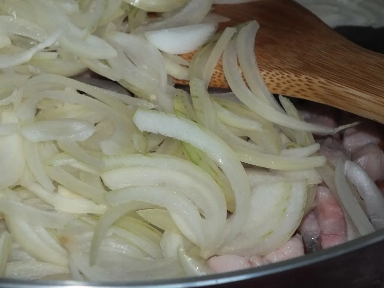 Makaron na szybko z boczkiem i pieczarkami