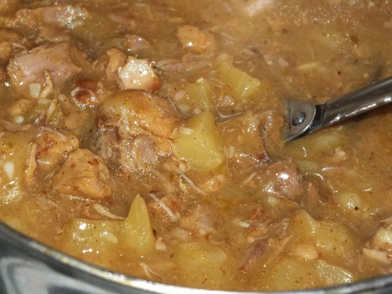 Curry z wieprzowiną i ananasem w sosie słodko-kwaśnym