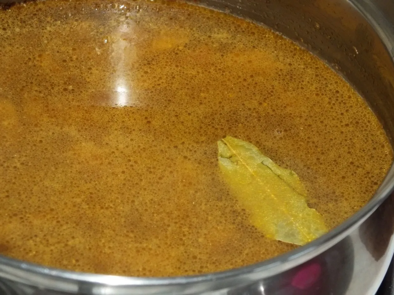 Curry z wieprzowiną i ananasem w sosie słodko-kwaśnym