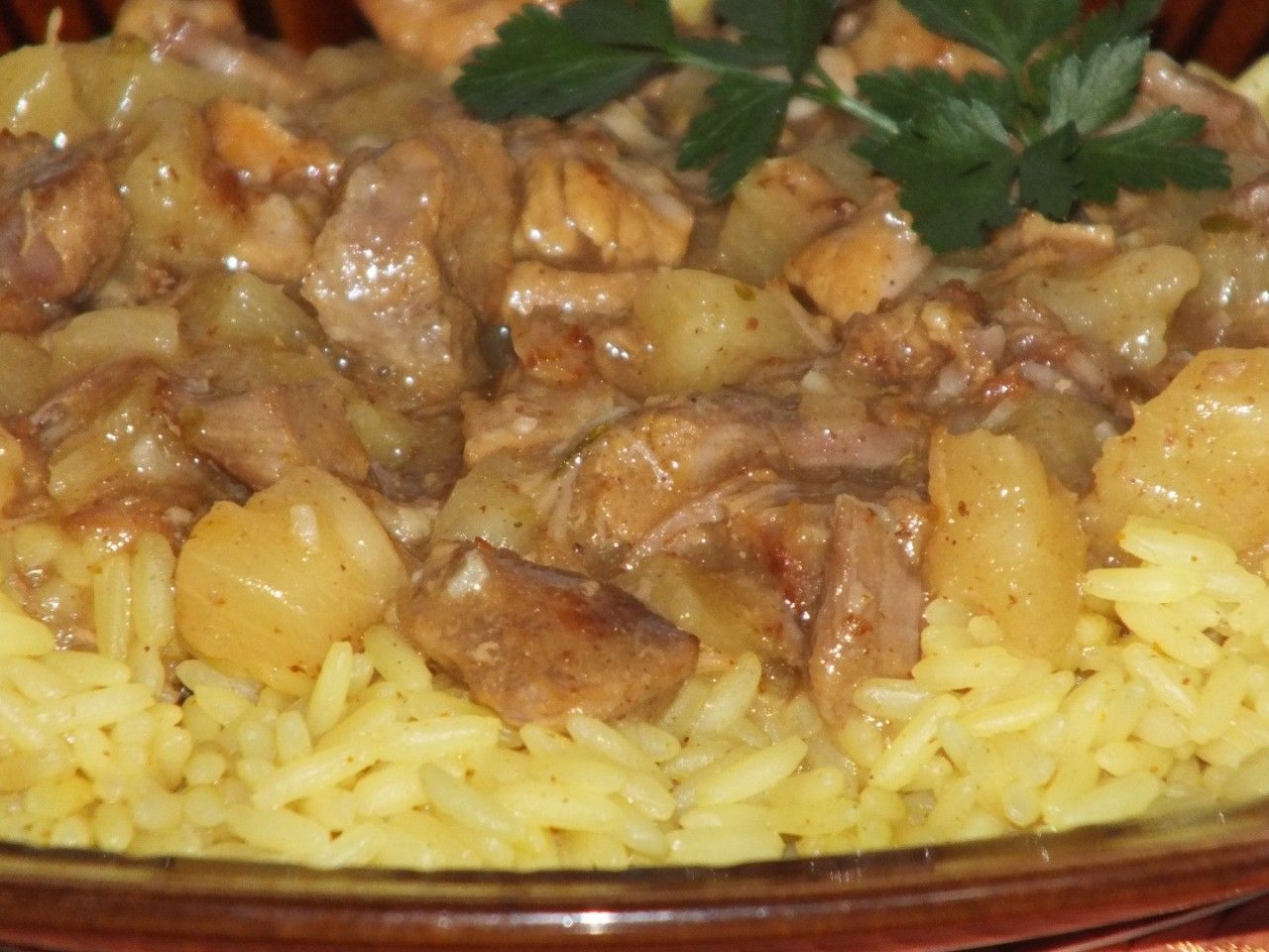 Curry z wieprzowiną i ananasem w sosie słodko-kwaśnym