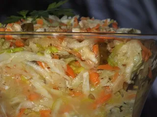 Surówka z kalarepy na kolorowo - 2