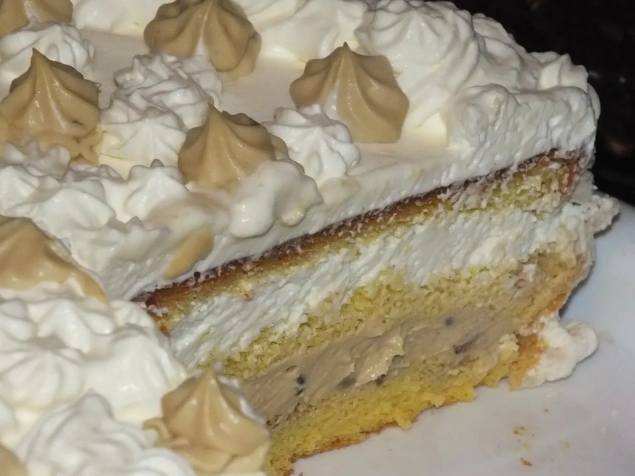 Tort śmietankowy z masą cappuccino