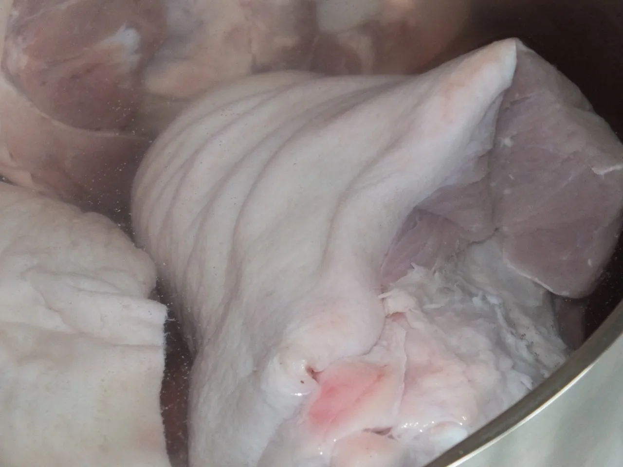 Golonka w piwie z jarzynami