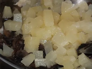 Danie ryżowe z kurczakiem, pieczarkami i ananasem - 8