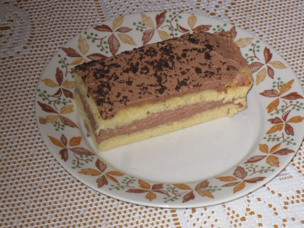 Biszkopt z kremem rumowym
