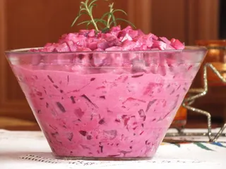 Sałatka śledziowa na różowo - 1