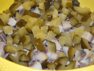 Sałatka śledziowa na różowo - 6