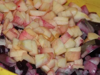 Sałatka śledziowa na różowo - 9
